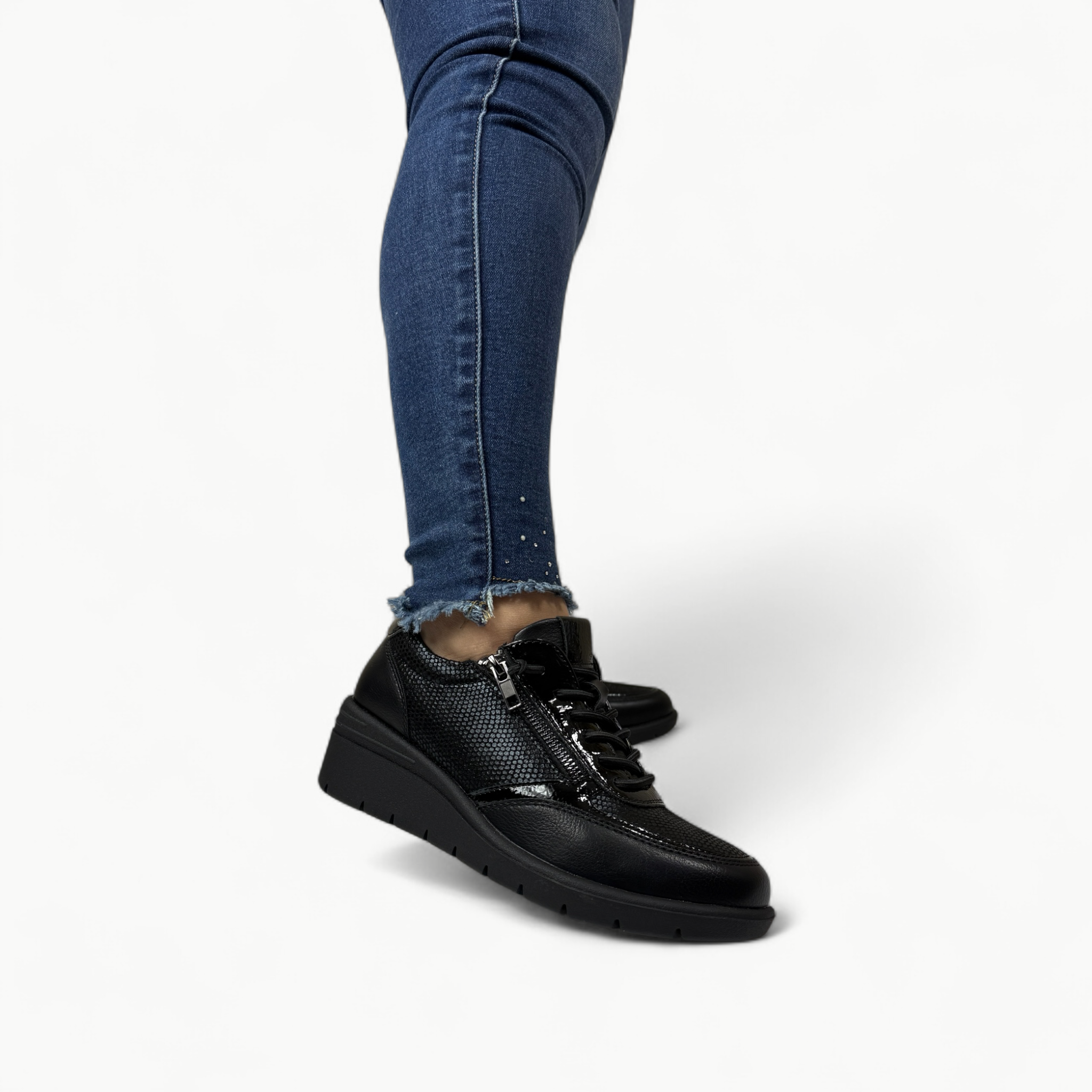 Zapatilla Noir ®