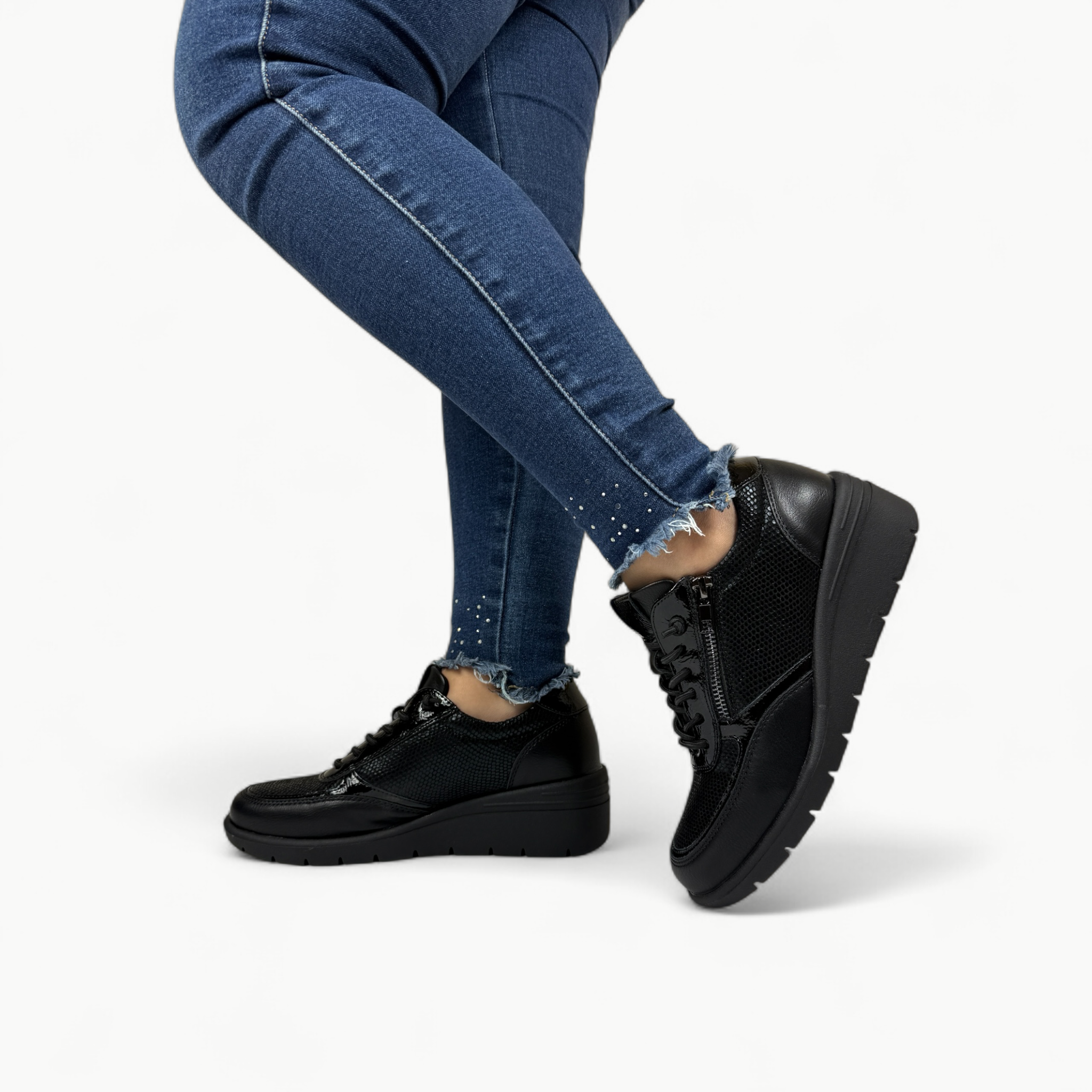 Zapatilla Noir ®