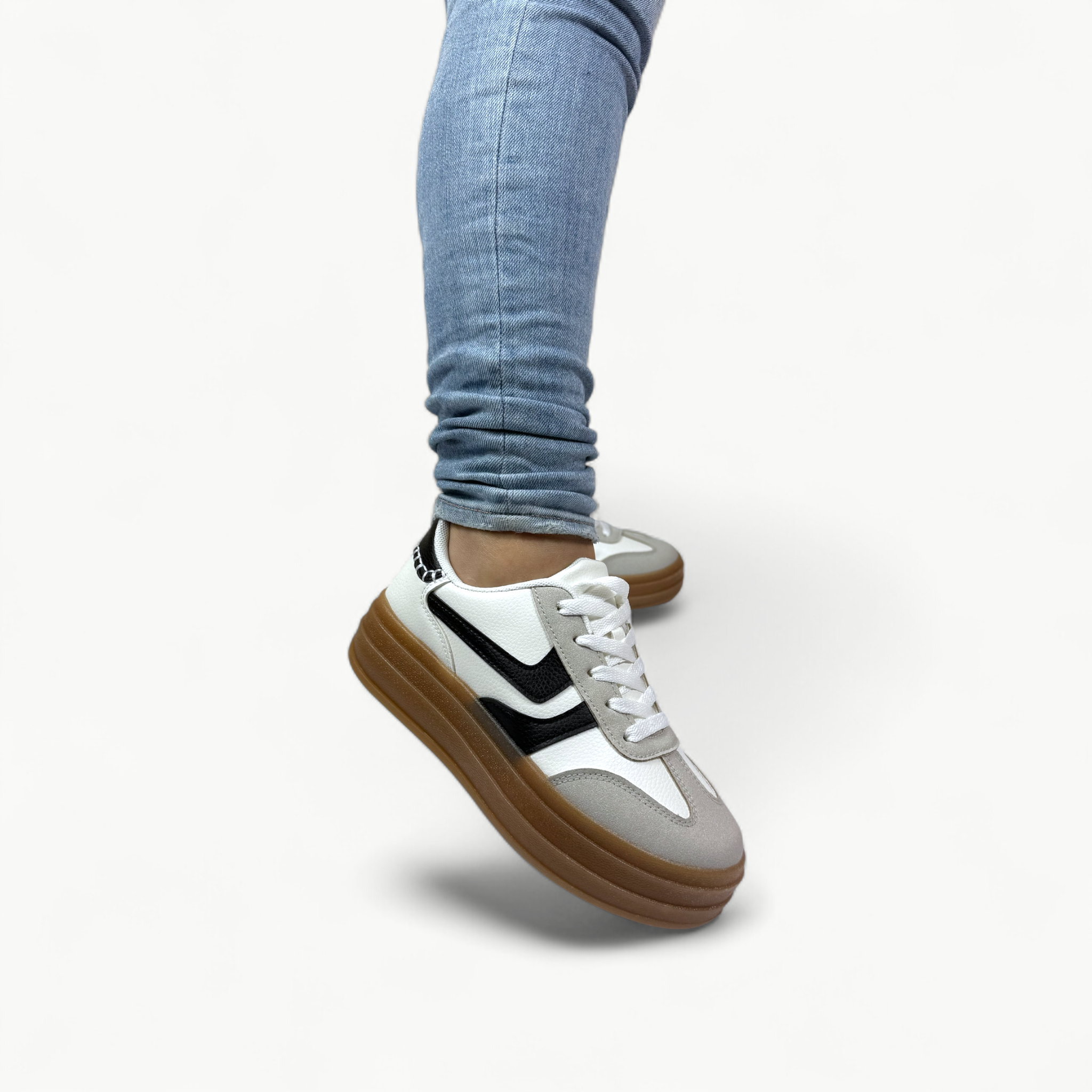 Zapatilla Nova ®